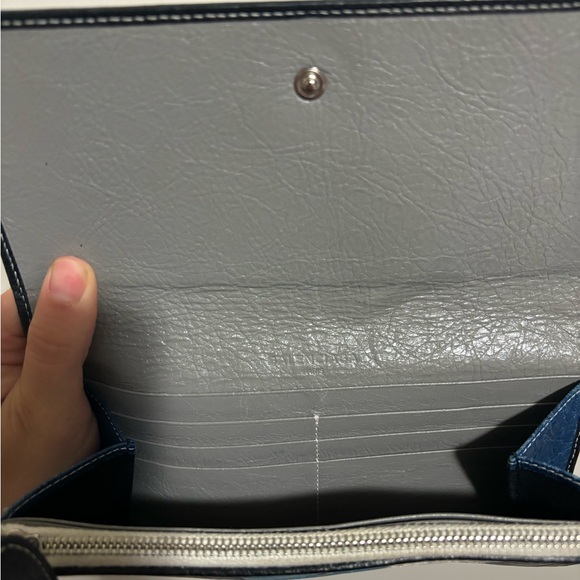 Authentic Balenciaga wallet - Picture 3 of 10